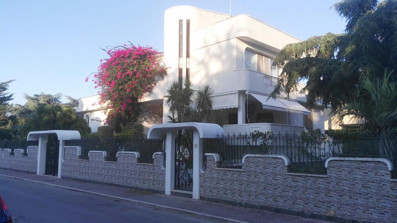 Villa Mary - Oroblu ตรานิ ภายนอก รูปภาพ